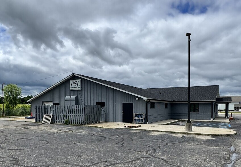 9474 Lapeer Rd, Davison, MI for lease - Building Photo - Image 3 of 11