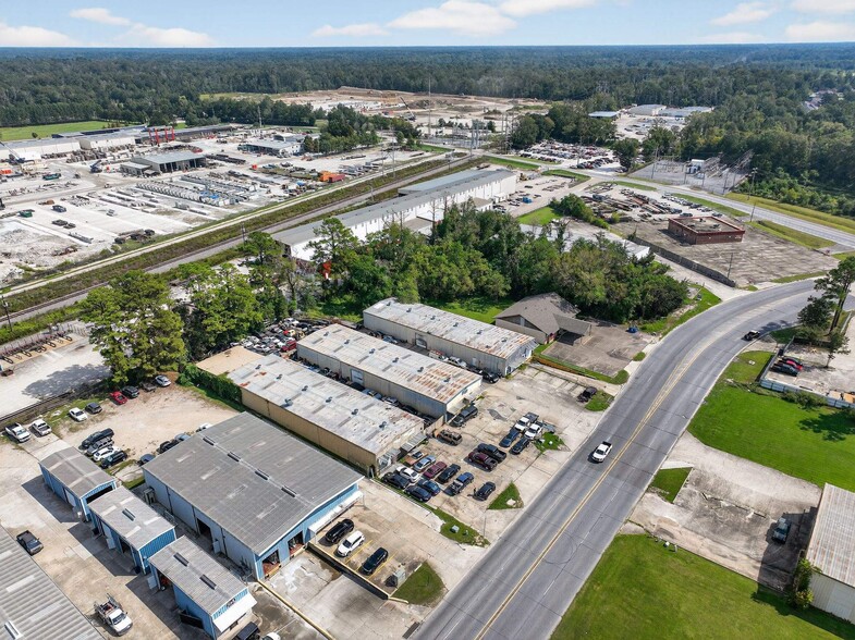 13511 & 13531 S Choctaw Dr, Baton Rouge portfolio of 2 properties for sale on LoopNet.ca - Building Photo - Image 2 of 10