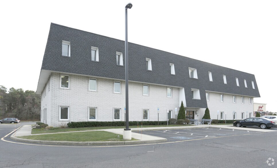 525 Route 70, Brick, NJ à louer - Photo du bâtiment - Image 3 de 12