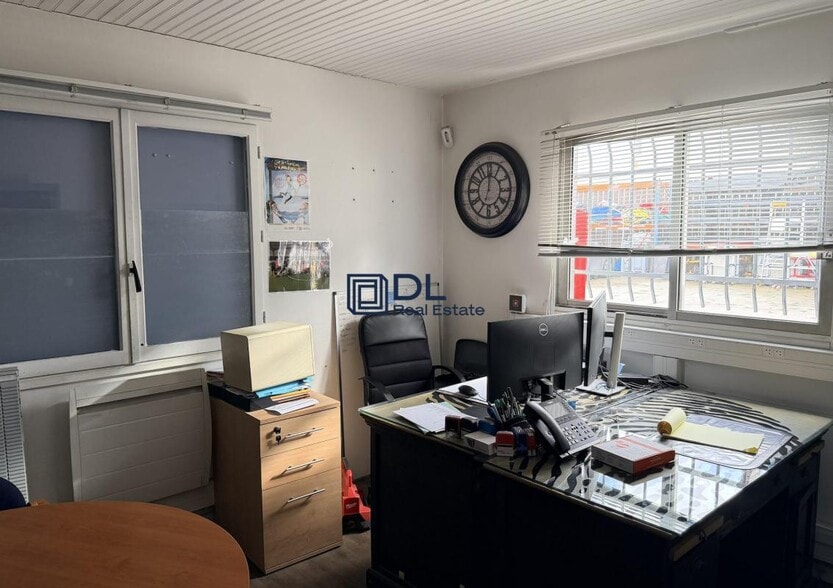 Flex in Orly for sale - Interior Photo - Image 2 of 3