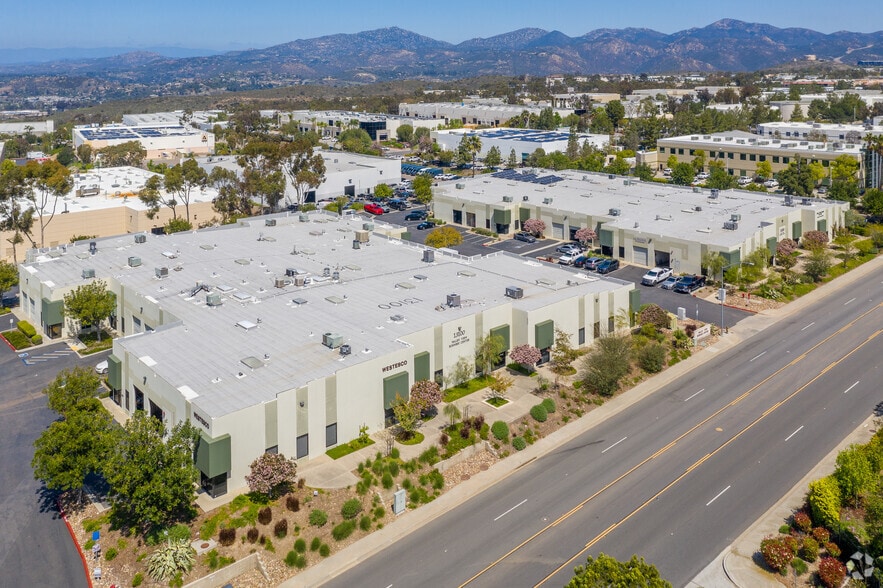 13200 Kirkham Way, Poway, CA à vendre - Aérien - Image 3 de 4