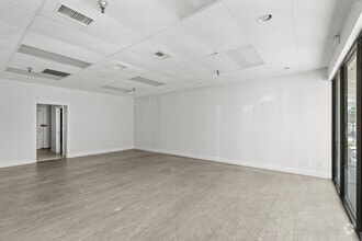 11575 US Route 1, Palm Beach Gardens, FL for lease Interior Photo- Image 2 of 4