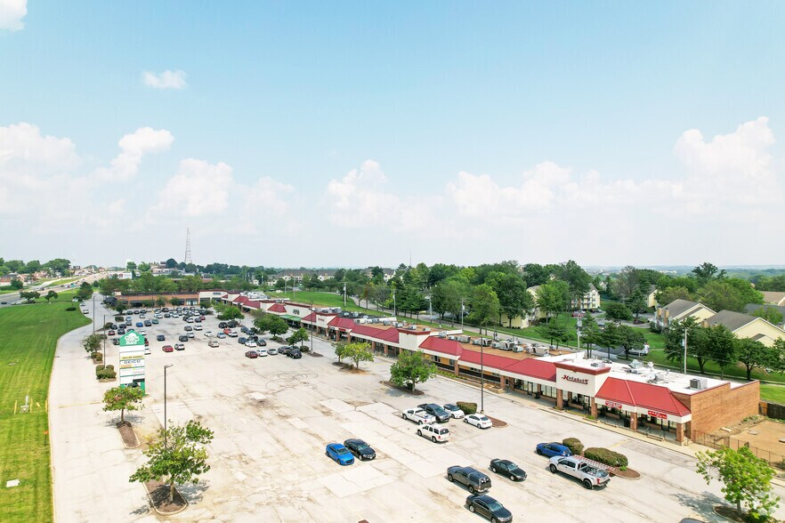 1552-1652 Country Club Plaza Dr, Saint Charles, MO à louer - Photo du bâtiment - Image 3 de 10