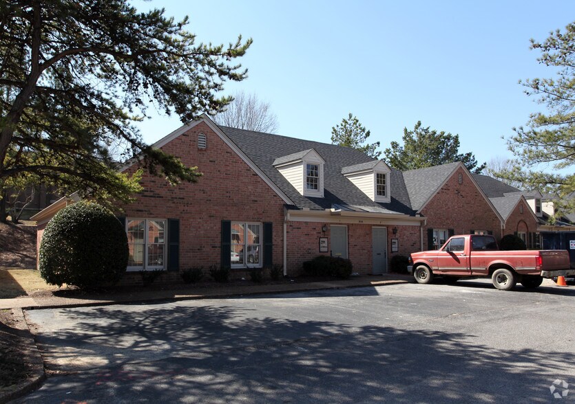 2026 Exeter Rd, Germantown, TN à louer - Photo du bâtiment - Image 3 de 7