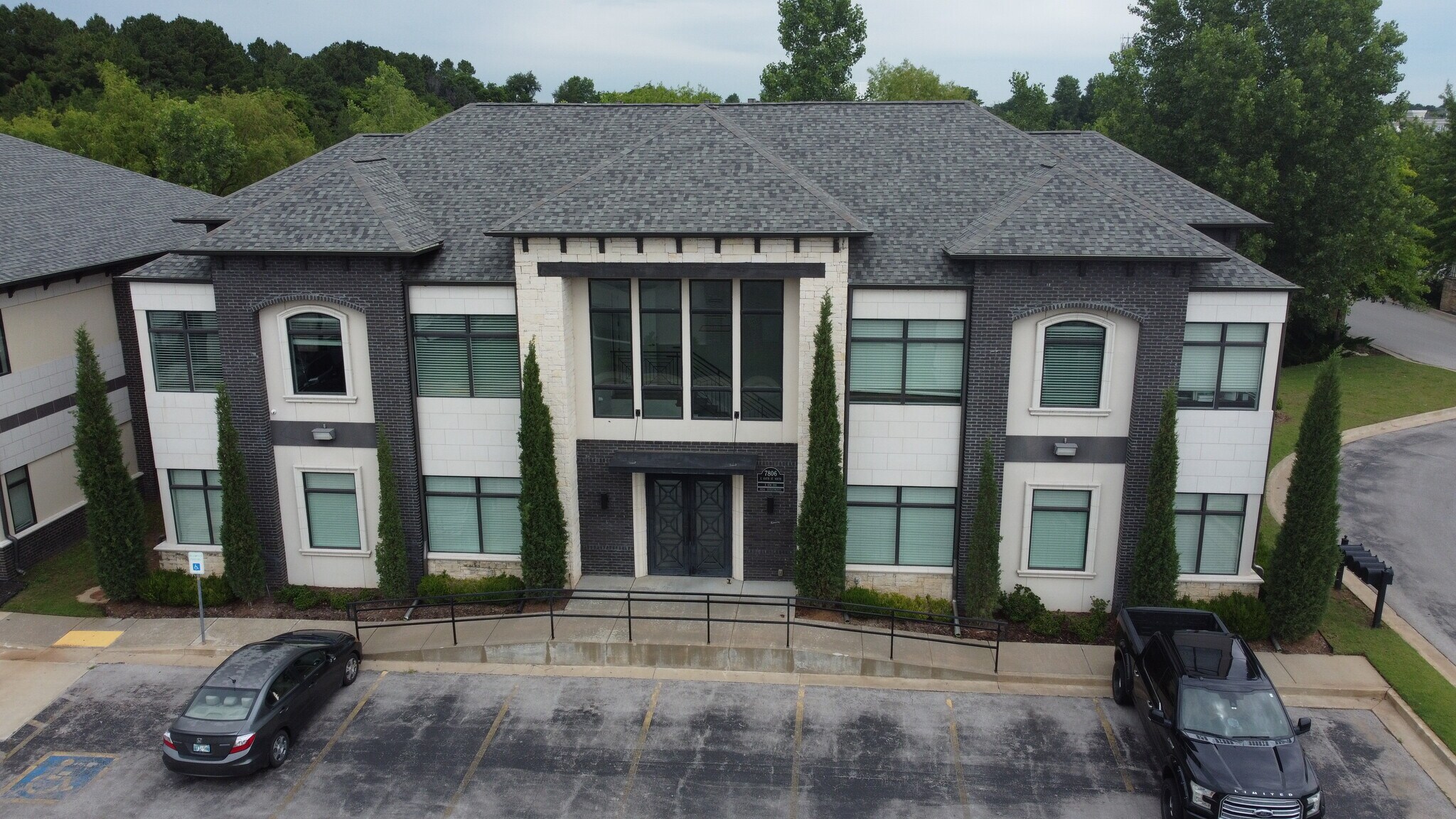 7806 E 108th St S, Tulsa, OK for lease Building Photo- Image 1 of 27