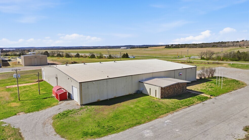 500 E 19th St, Cushing, OK à louer - Photo du bâtiment - Image 3 de 9
