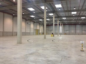 Industrial in Moissy-Cramayel for lease Interior Photo- Image 1 of 3