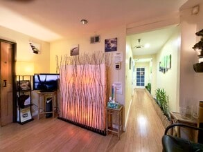 3200 Santa Monica Blvd, Santa Monica, CA for lease Interior Photo- Image 2 of 5