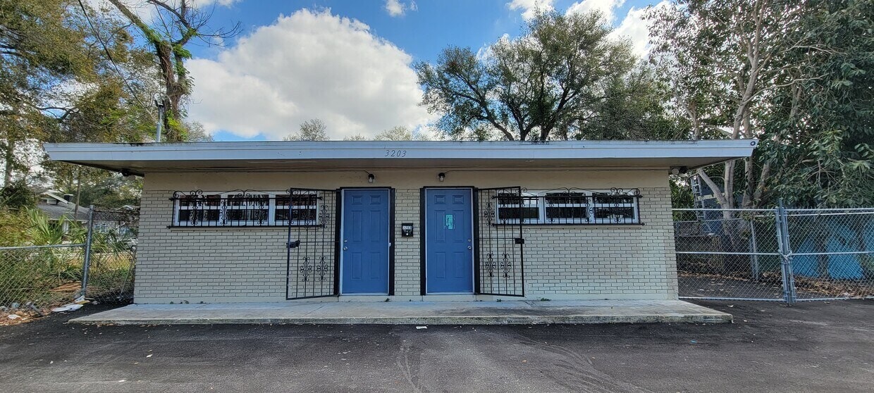 3203 N Nebraska Ave, Tampa, FL for lease Interior Photo- Image 1 of 5