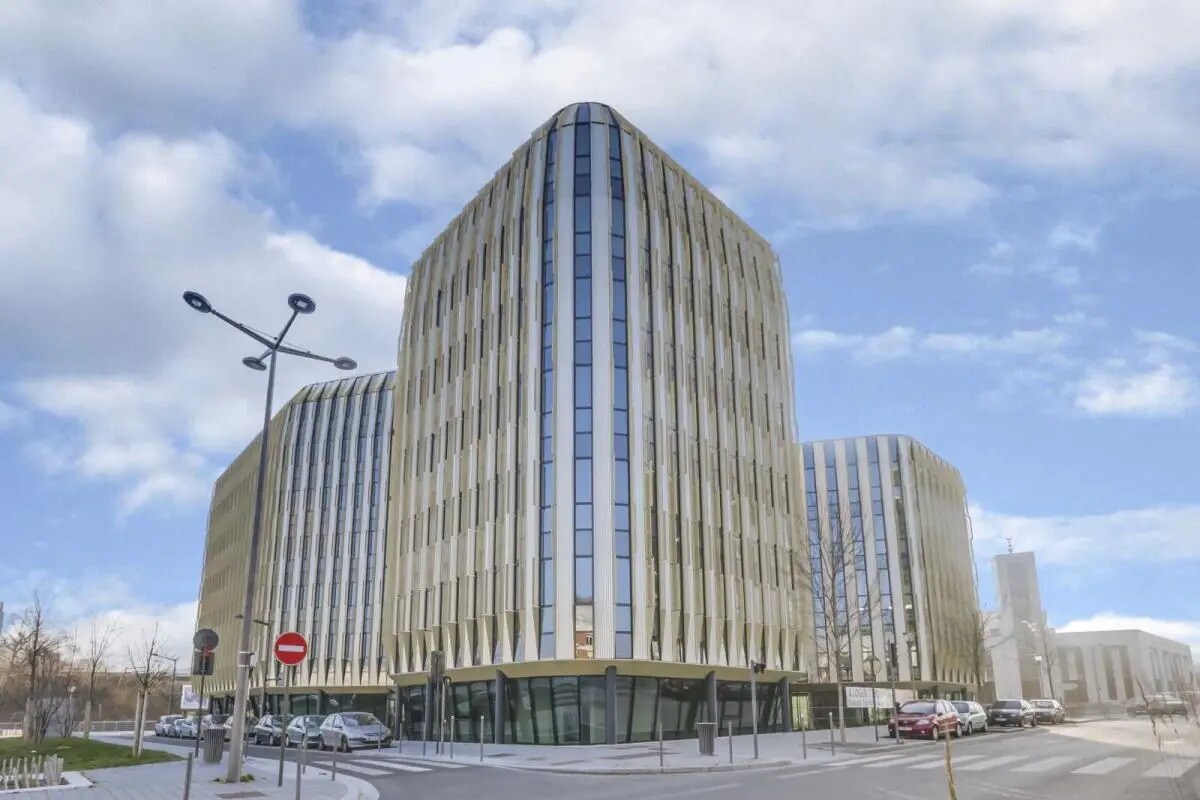 14 Mail Du Commandant Cousteau, Massy for lease Building Photo- Image 1 of 19