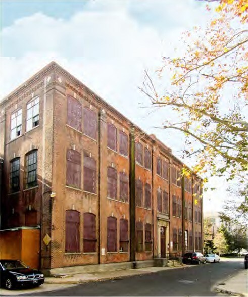 2275 Bridge St- Building 212, Philadelphia, PA à vendre - Photo du bâtiment - Image 2 de 3