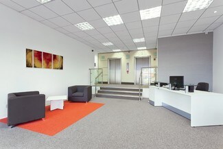 Plus de détails pour 41-51 Brighton Rd, Redhill - Bureau à louer