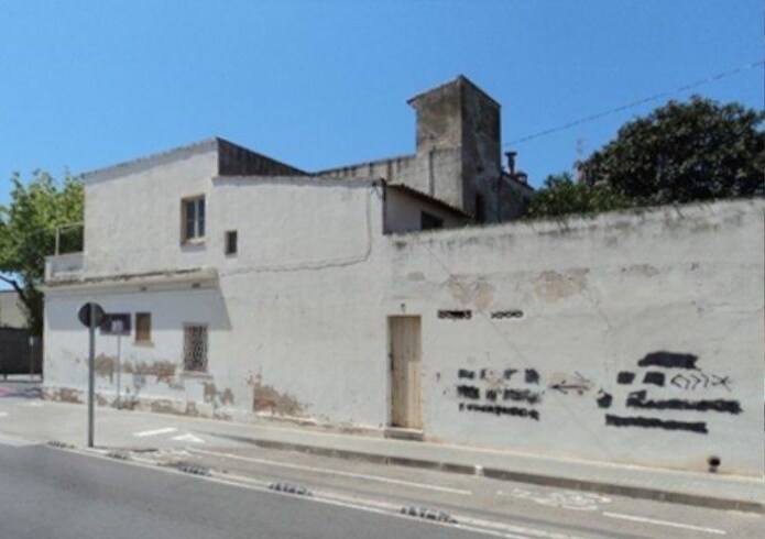 Sector 8 Renfe - La Bòvila portefeuille de 2 propriétés à vendre sur LoopNet.ca Photo du bâtiment- Image 1 de 7