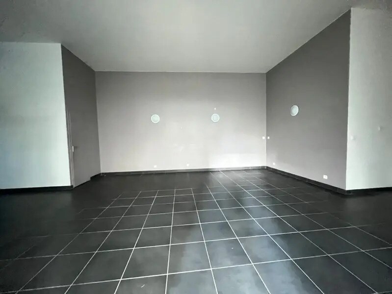 27 Rue D'Inkermann, Villeurbanne for lease Interior Photo- Image 1 of 5