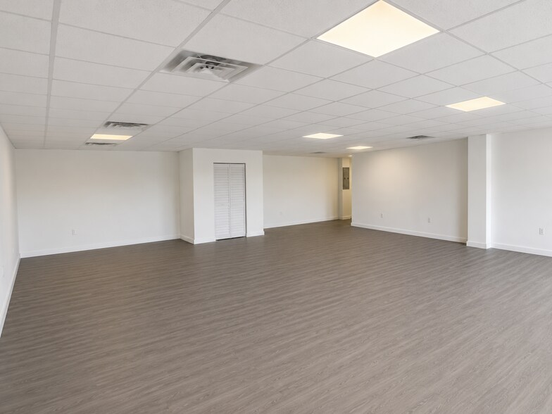 2626 N Magnolia Ave, Ocala, FL à louer - Photo du bâtiment - Image 3 de 6
