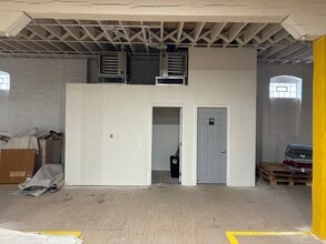 2826 Barnes Ave, Indianapolis, IN for lease Interior Photo- Image 2 of 6