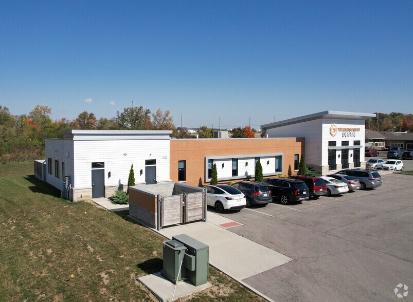 8850 Zionsville Rd, Indianapolis, IN for sale - Building Photo - Image 2 of 4