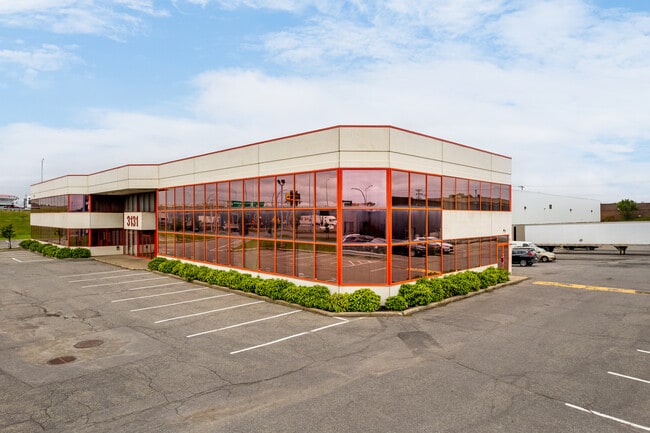 Plus de détails pour 9260-9300 Blvd Henri Bourassa W, Montréal, QC - Bureau à louer