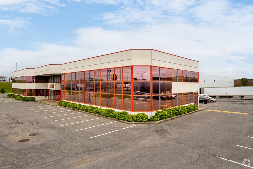 9260-9300 Blvd Henri Bourassa W, Montréal, QC for lease - Primary Photo - Image 1 of 9