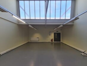 32 Sycamore Rd, Dalkeith for lease Interior Photo- Image 2 of 3