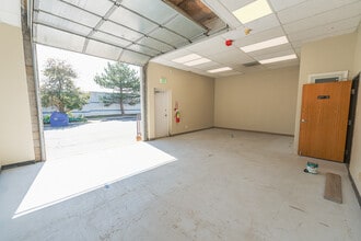 7721 W 6th Ave, Lakewood, CO à louer Photo intérieure- Image 2 de 7