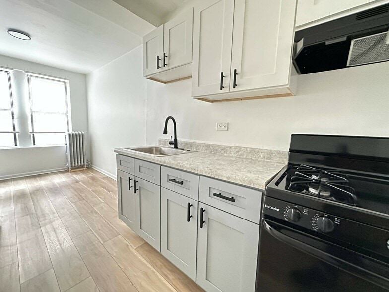 808 W 76th St, Chicago, IL for sale - Building Photo - Image 2 of 5