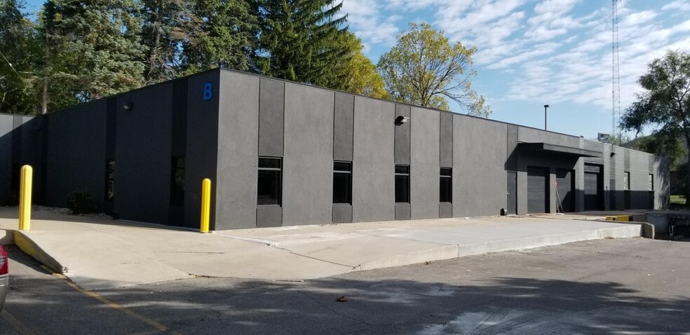 Harris Rd Properties portfolio of 3 properties for sale on LoopNet.ca - Building Photo - Image 3 of 4