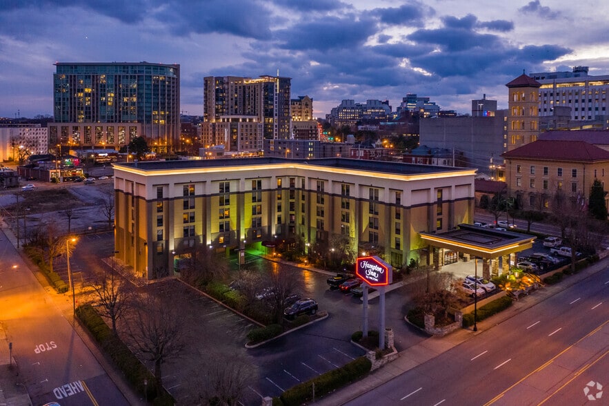 1919 West End Ave, Nashville, TN à vendre - Photo du bâtiment - Image 2 de 8