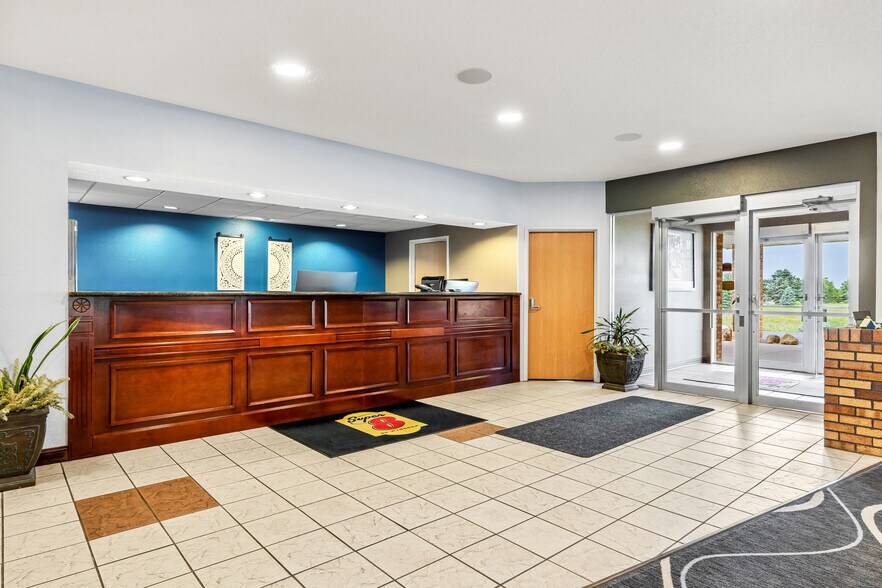 50663 Oak Grove Rd, Osseo, WI à vendre - Hall d’entrée - Image 3 de 12