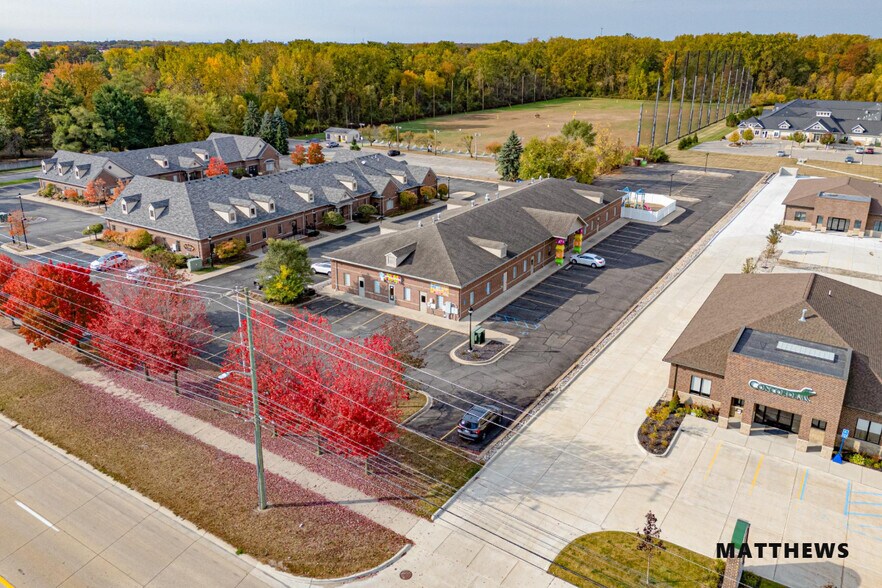 51779 Van Dyke Ave, Shelby Township, MI à vendre - Photo du bâtiment - Image 2 de 3