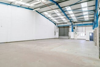 Phoenix Clos, Heywood for lease Interior Photo- Image 2 of 3