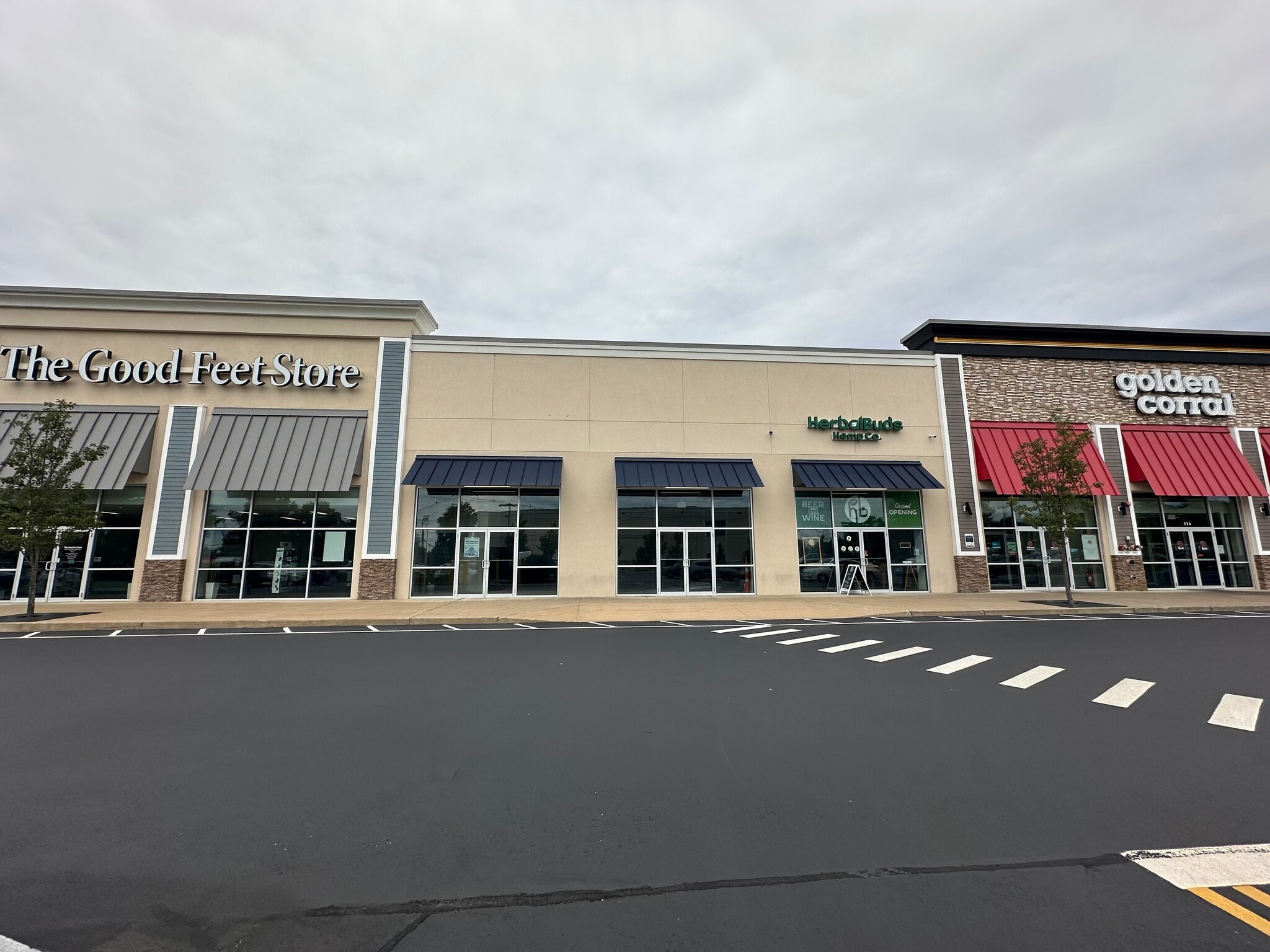 655 S Willow St, Manchester, NH for lease Building Photo- Image 1 of 2