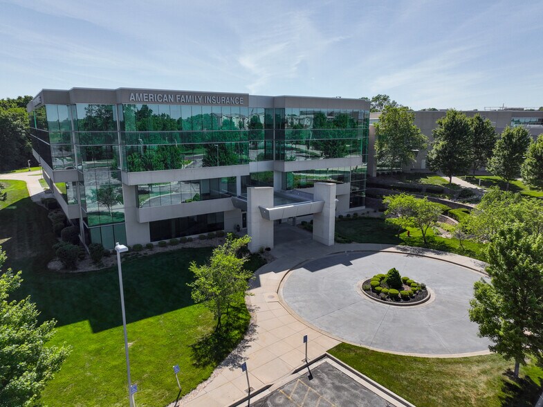 4802 Mitchell Ave, Saint Joseph, MO à louer - Photo du bâtiment - Image 3 de 10