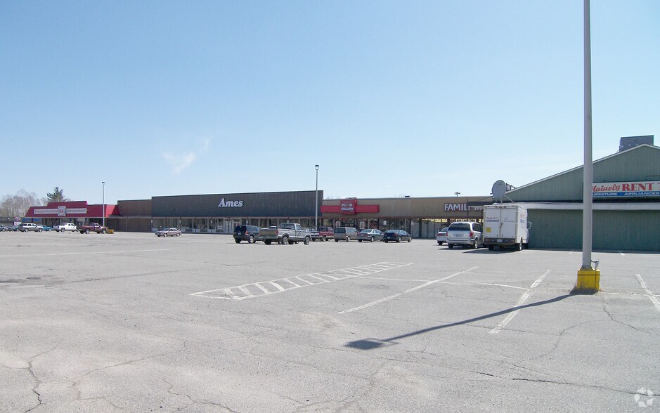 780-820 Central St, Millinocket, ME à vendre - Photo du bâtiment - Image 3 de 14