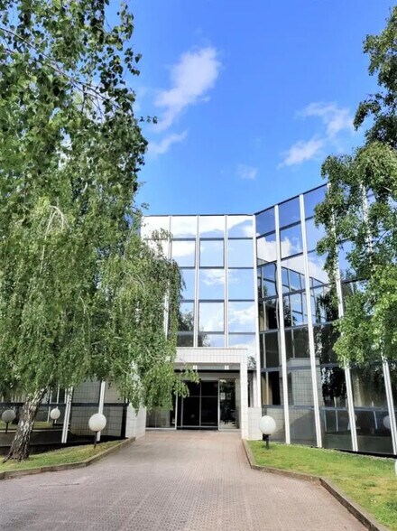 Office in Toulouse for lease - Building Photo - Image 2 of 17