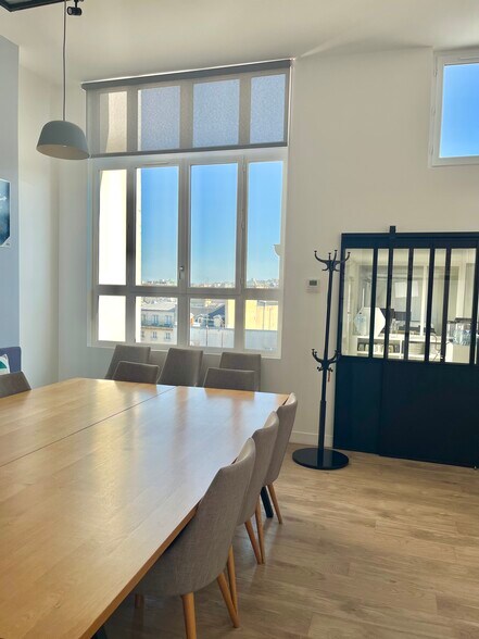 51 Rue Sainte-Anne, Paris à louer - Photo du bâtiment - Image 2 de 12