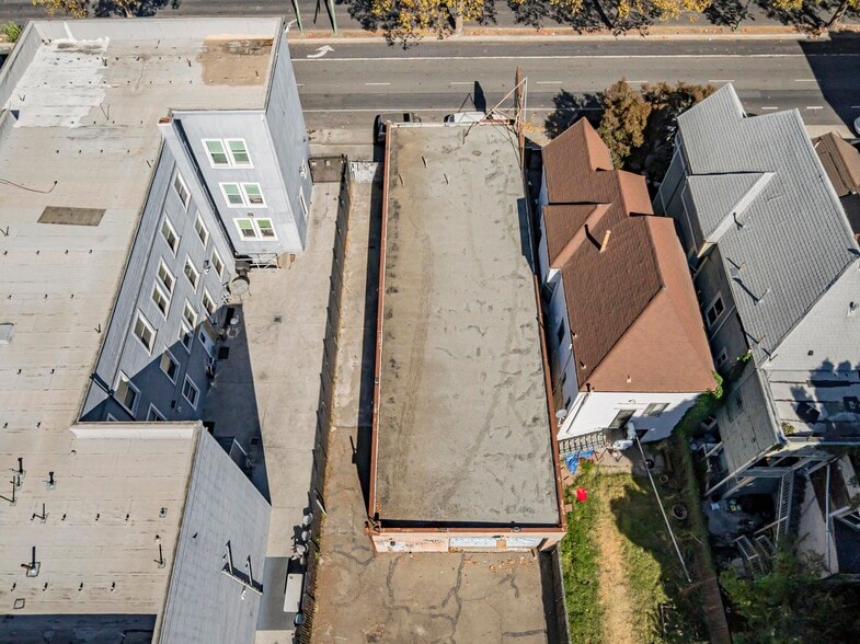 635 W Grand Ave, Oakland, CA à vendre - Photo du bâtiment - Image 2 de 18