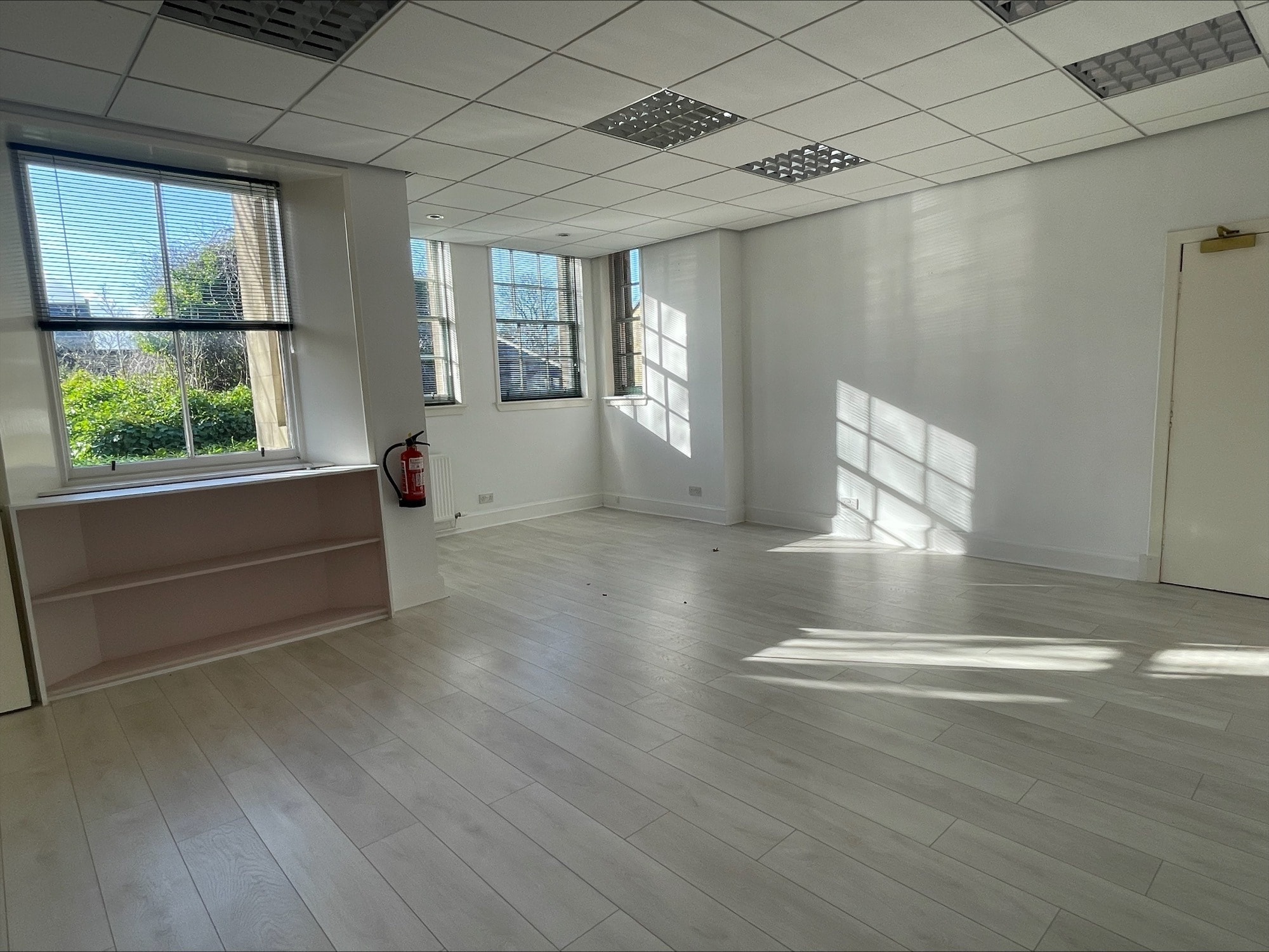 Dalhousie Rd, Dalkeith for lease Interior Photo- Image 1 of 7