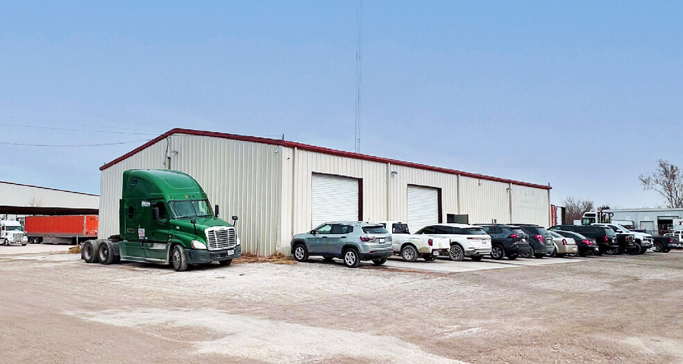 1000 Frontera Rd, Del Rio, TX for lease - Building Photo - Image 2 of 5