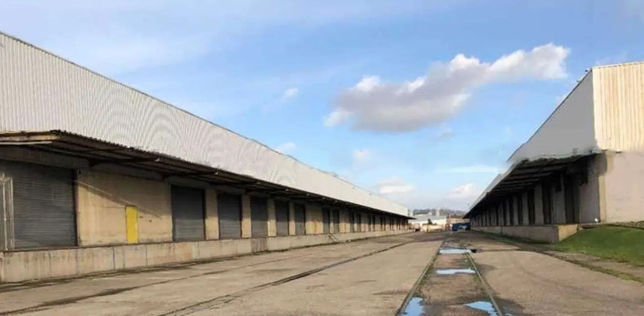 Industrial in Le Petit-Quevilly for lease Building Photo- Image 1 of 18