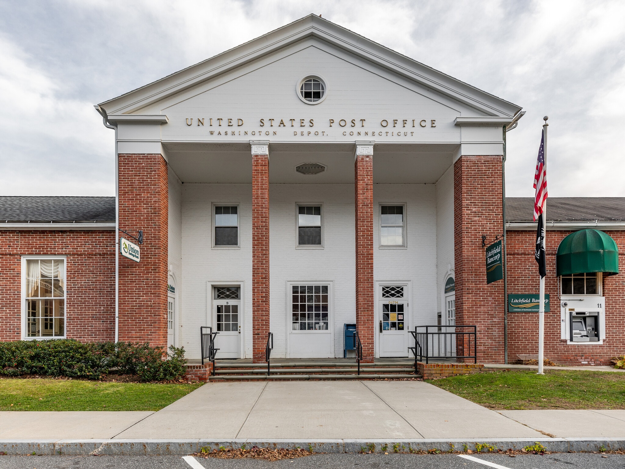 9 Bryan Hall Plz, Washington Depot, CT for lease Building Photo- Image 1 of 5