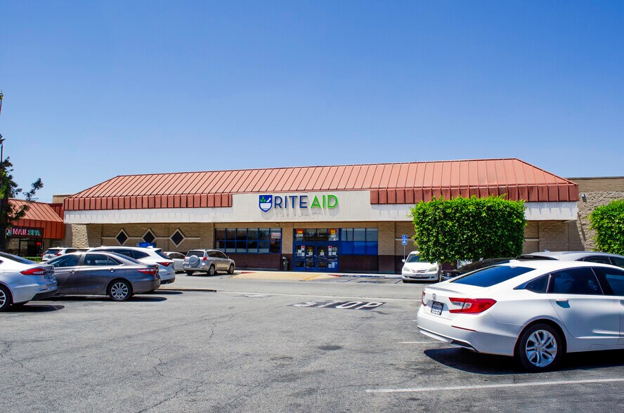 4410 Slauson Ave, Maywood, CA à louer - Photo du bâtiment - Image 3 de 7