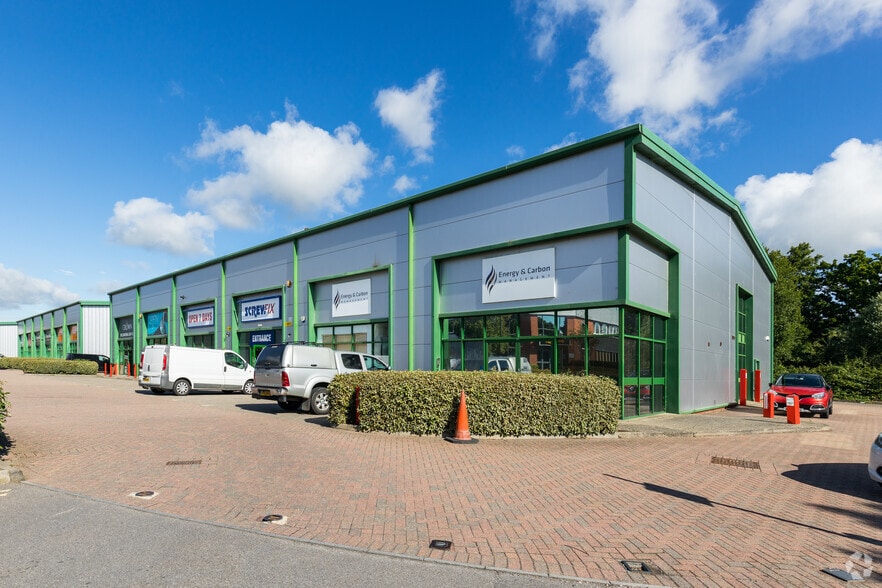 York Rd, Burgess Hill for lease - Primary Photo - Image 1 of 2
