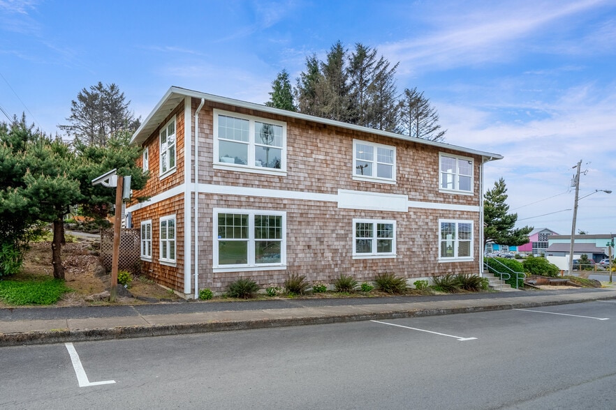 2210 NE 22nd St, Lincoln City, OR for lease - Building Photo - Image 3 of 28