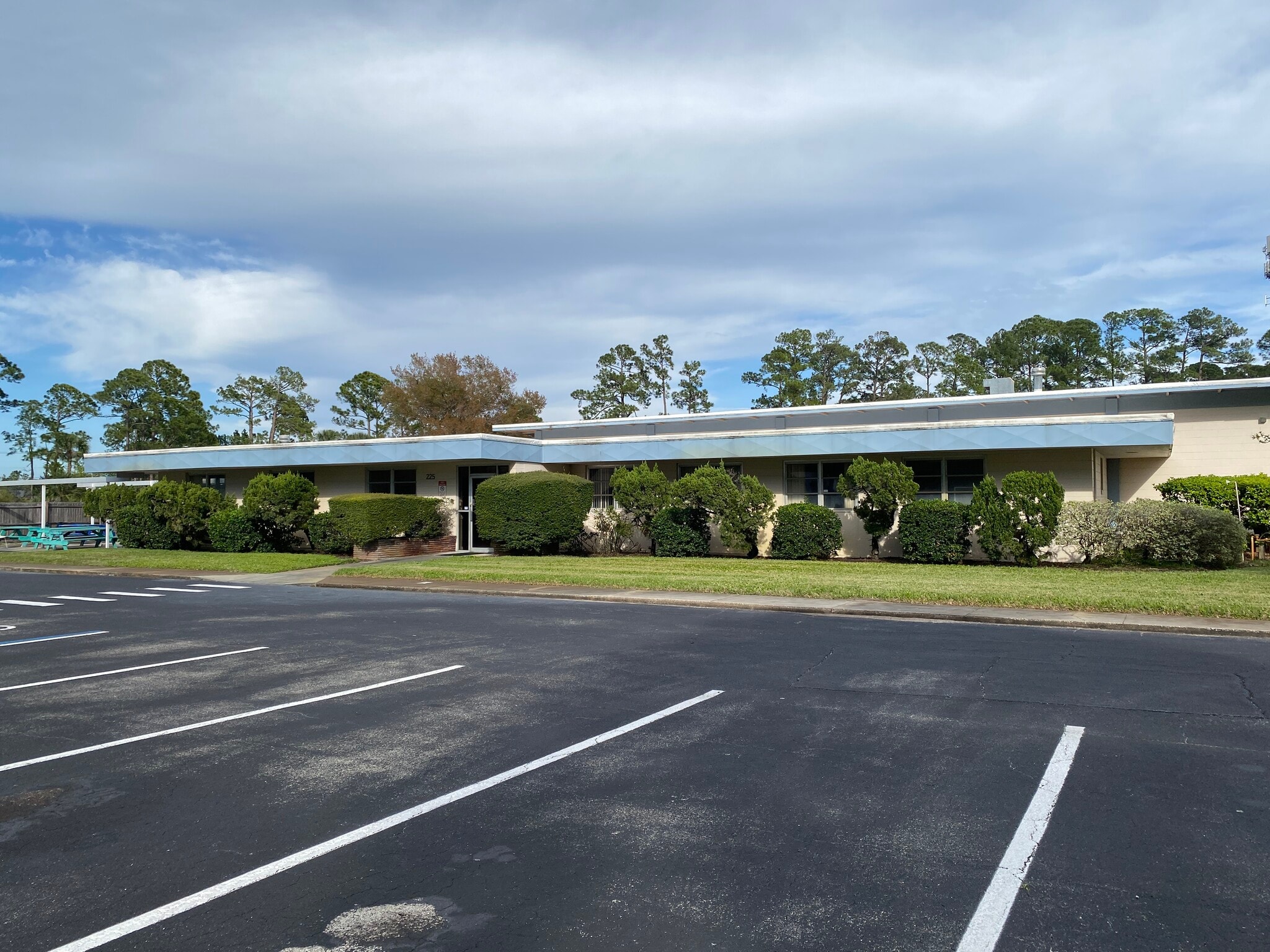 221 Fentress Blvd, Daytona Beach, FL for lease Interior Photo- Image 1 of 15