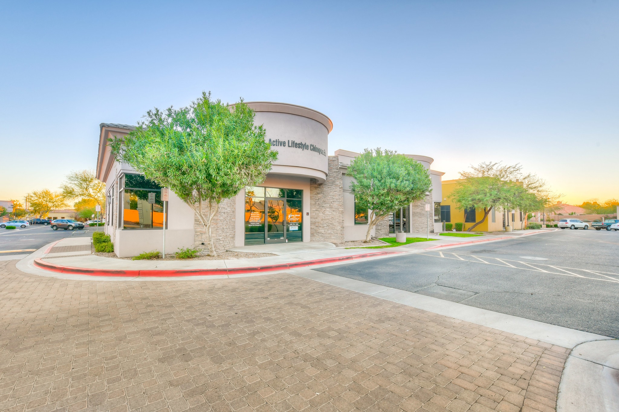 16515 S 40th St, Phoenix, AZ à vendre Photo du bâtiment- Image 1 de 5