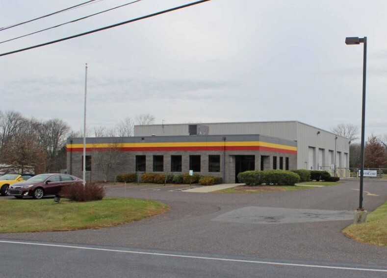 125 Industrial Pky, Pottstown, PA for lease - Building Photo - Image 1 of 6