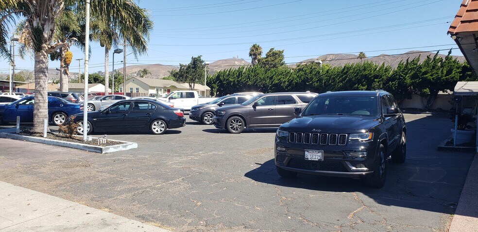 2525 Thompson, Ventura, CA à vendre - Photo du bâtiment - Image 2 de 5