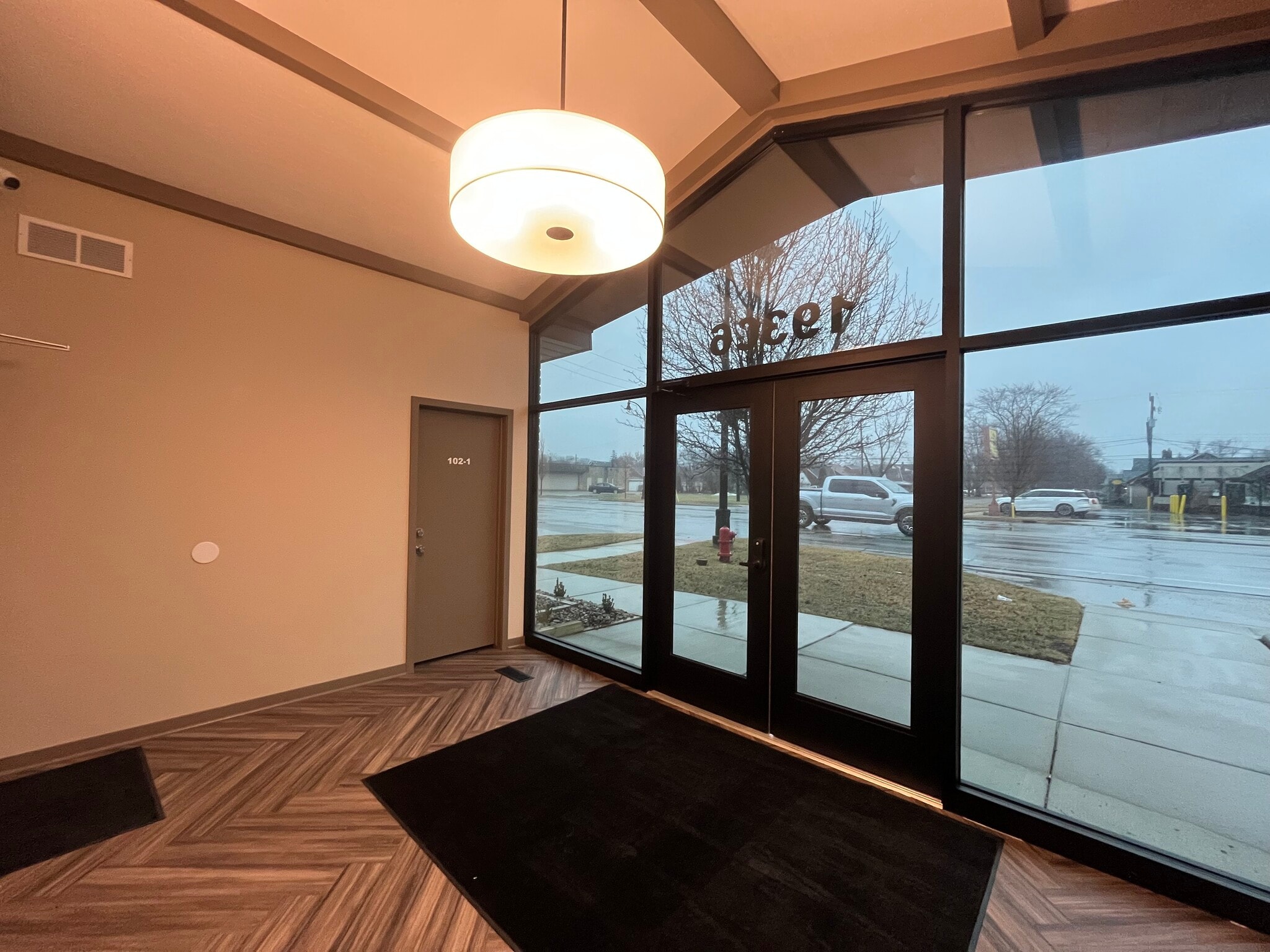 19306 Ecorse Rd, Allen Park, MI for lease Interior Photo- Image 1 of 9