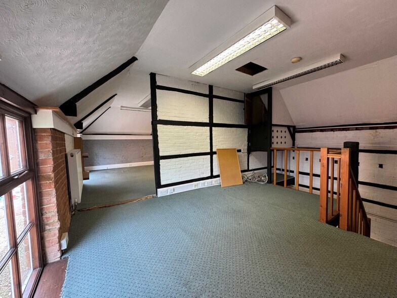 7 Winchester St, Botley à louer - Photo du bâtiment - Image 2 de 9